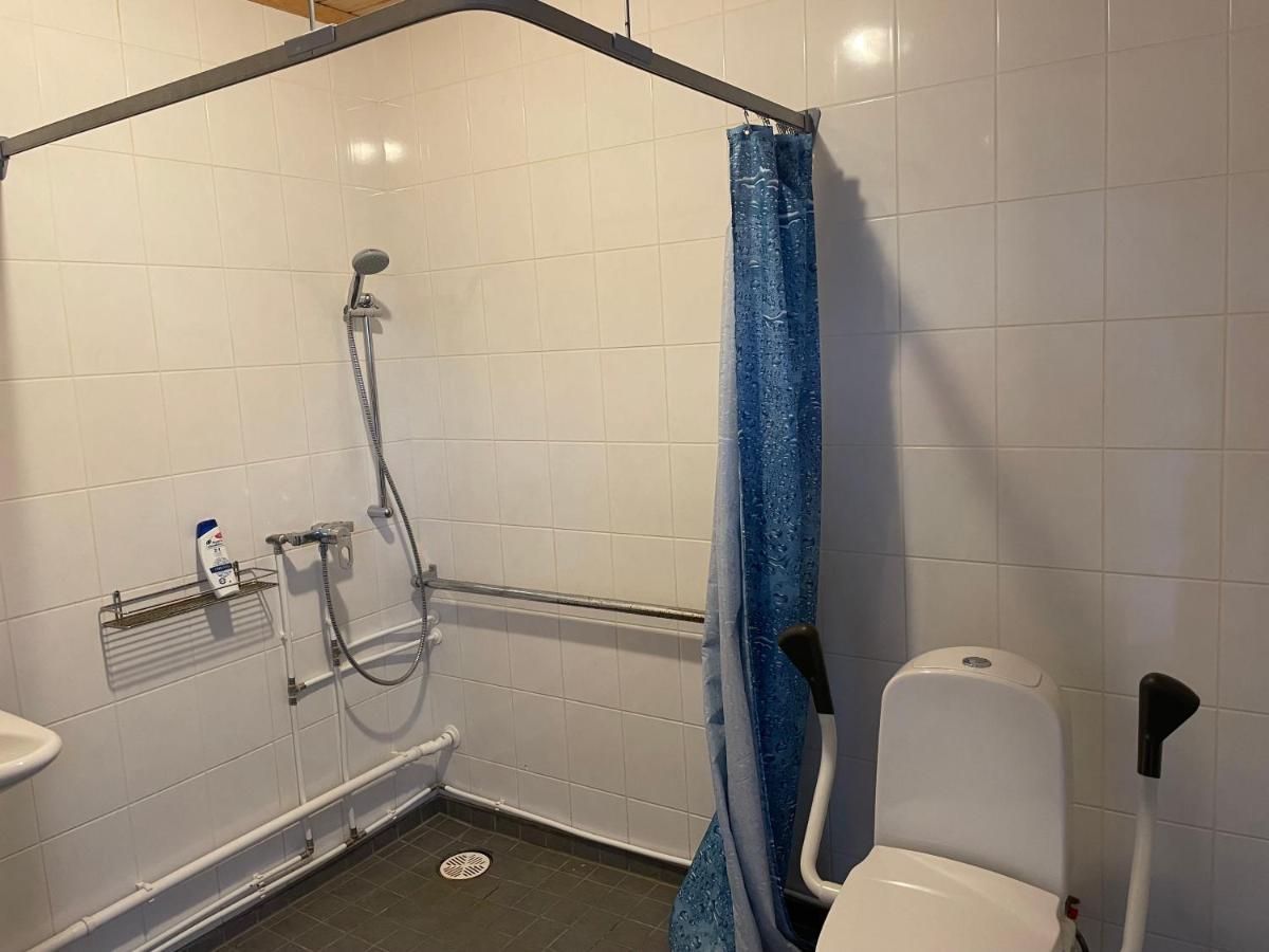 Toila Sadamakapteni Tuba Buitenkant foto