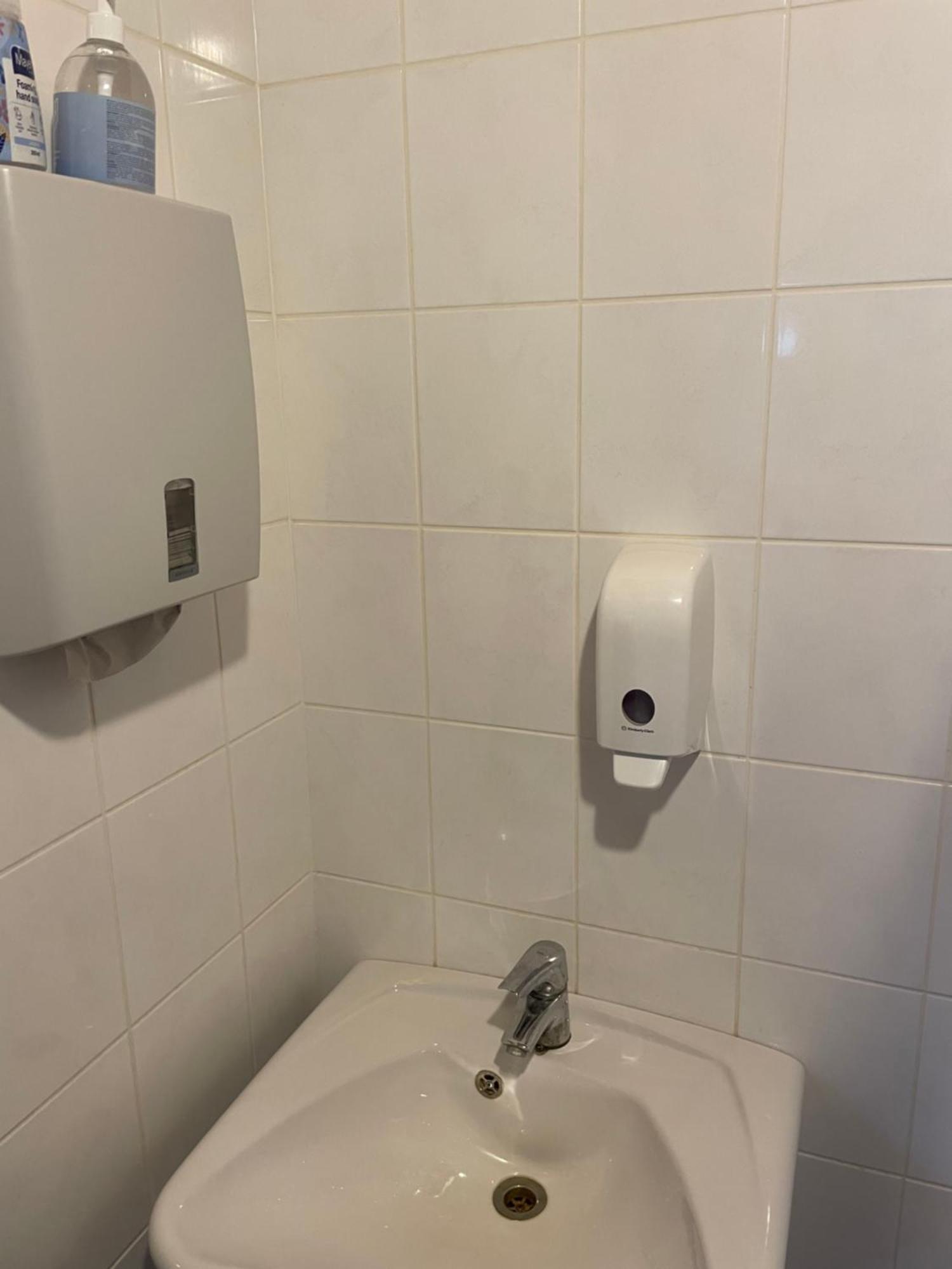 Toila Sadamakapteni Tuba Buitenkant foto